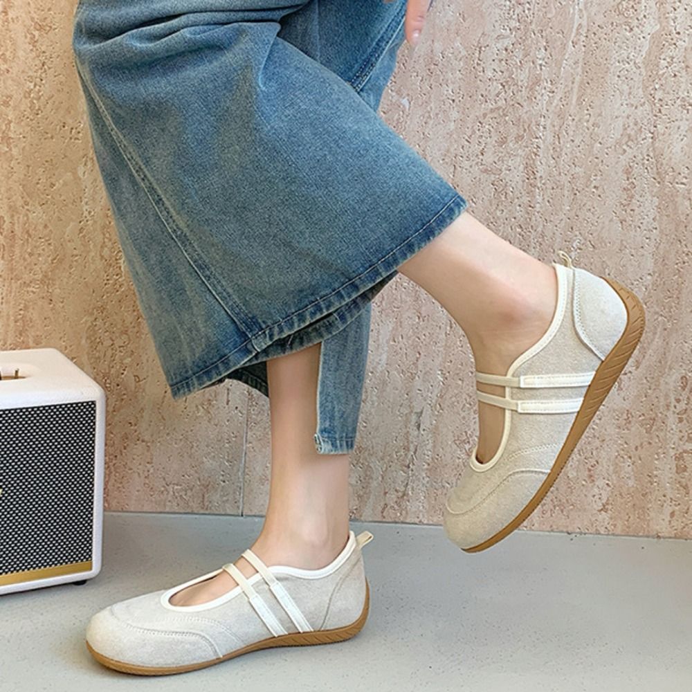 Mary Jane Shoes - أحذية ماري جين بتصميم ألوان متباينة