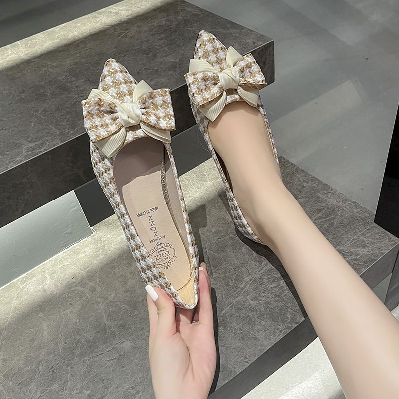 Women Shoes Quick Delivery - حذاء كاواي بمقدمة مدببة مع فيونكة