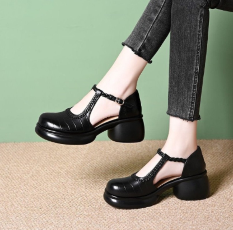 Mary Jane Shoes - صندل ماري جين نسائي أسود بنقشة