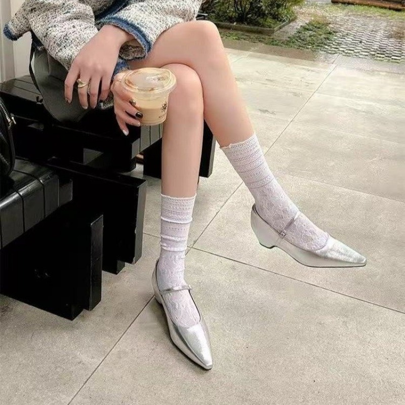 أحذية نسائية أنيقة جديدة لعام  - مراجعة Mary Jane Shoes وسعره