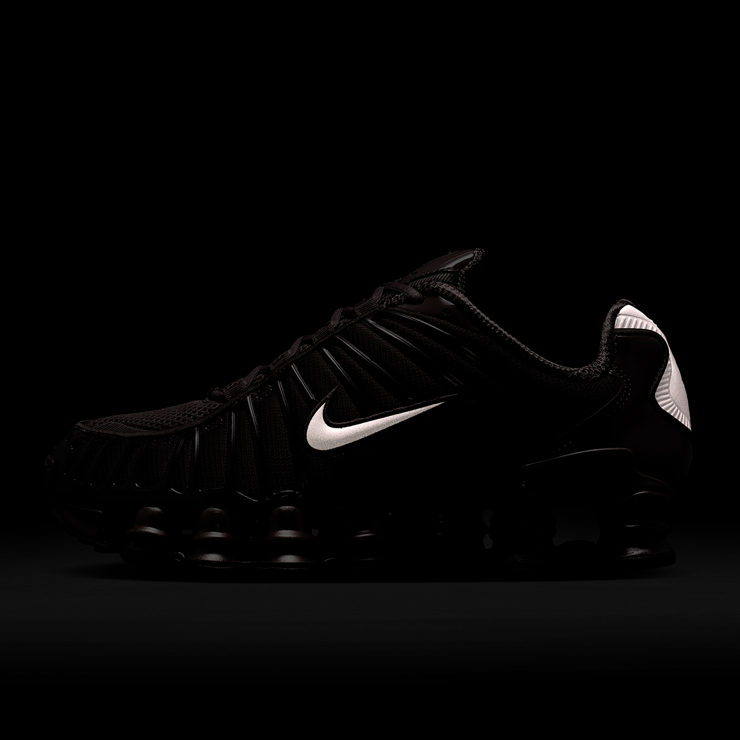 حذاء رياضي نسائي من Nike Authe - مراجعة Women Shoes Nb وسعره
