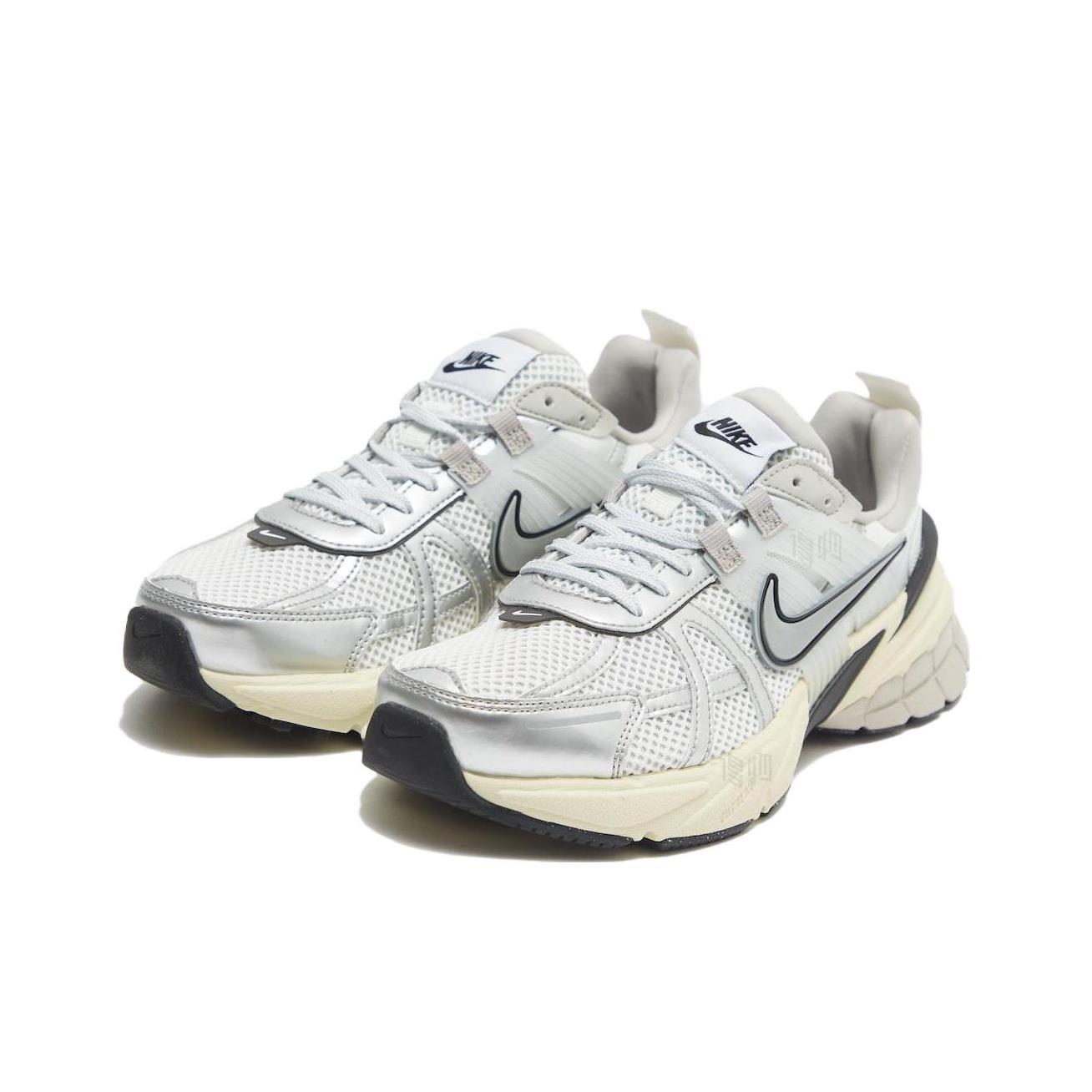 حذاء الجري Nike V2K Run Retro  - مراجعة Women Shoes Nb وسعره