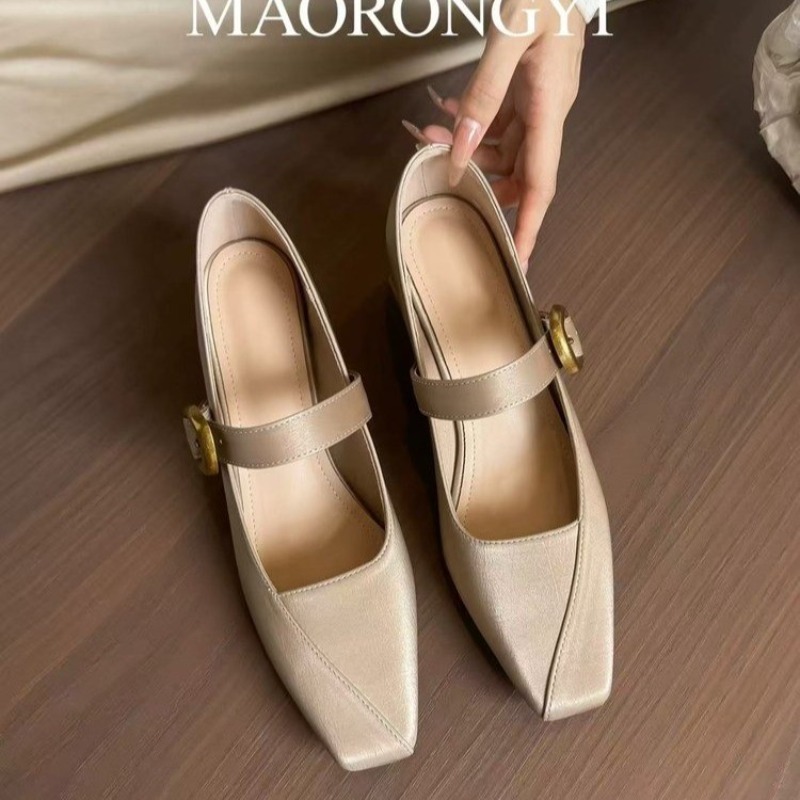 أحذية نسائية جديدة من الحرير ب - مراجعة Mary Jane Shoes وسعره