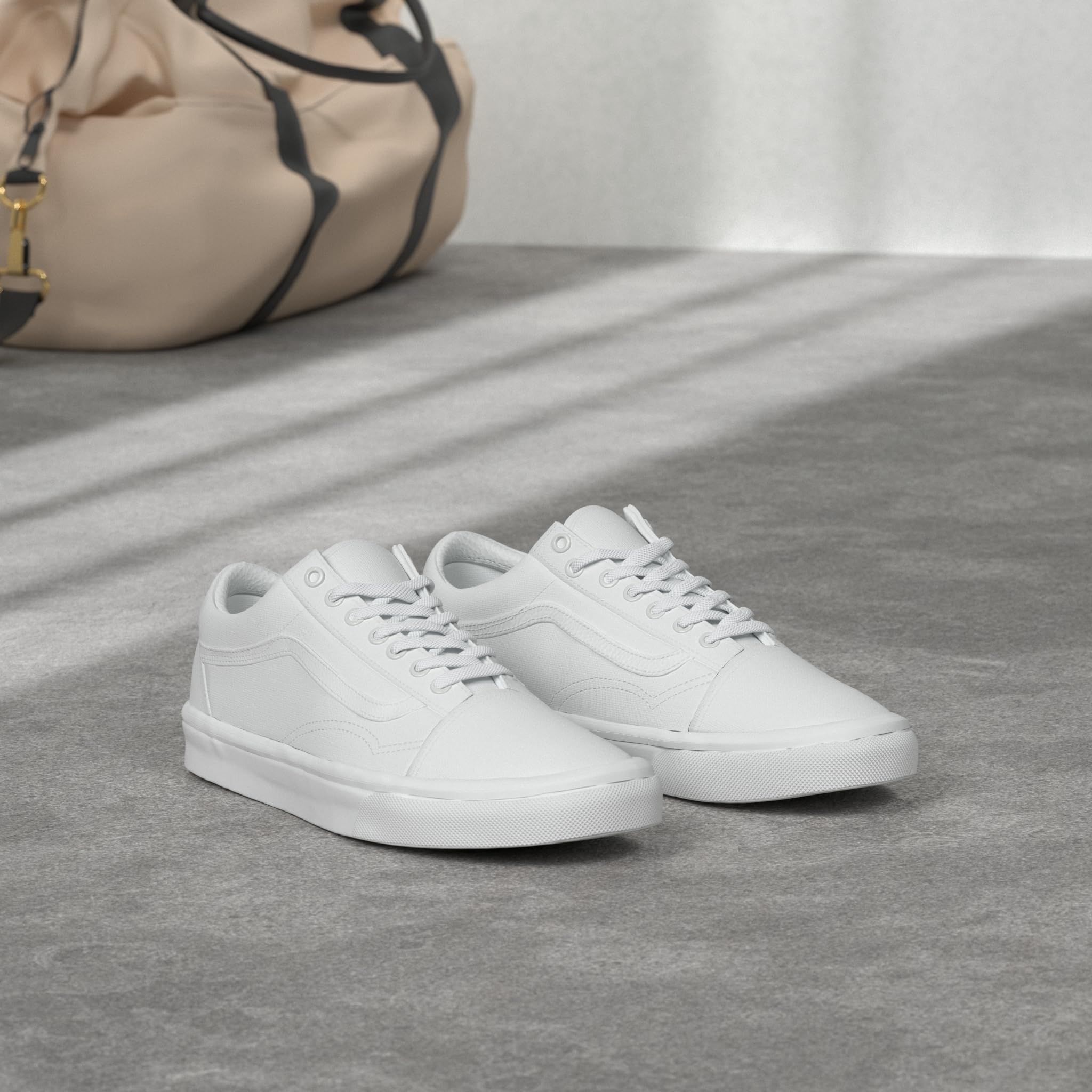 حذاء رياضي للبالغين من الجنسين - مراجعة Women Shoes Vans وسعره