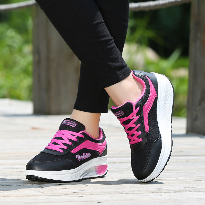 حذاء مقوى للنساء ، أحذية رياضي - مراجعة Women Shoes Skechers وسعره