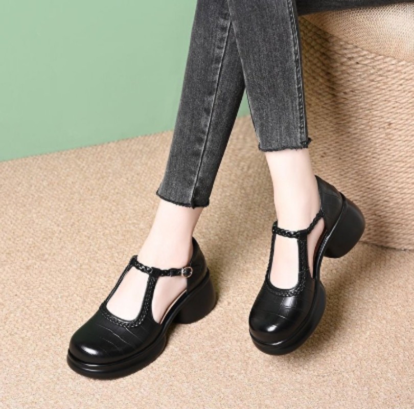 صندل ماري جين نسائي أسود بنقشة - مراجعة Mary Jane Shoes وسعره